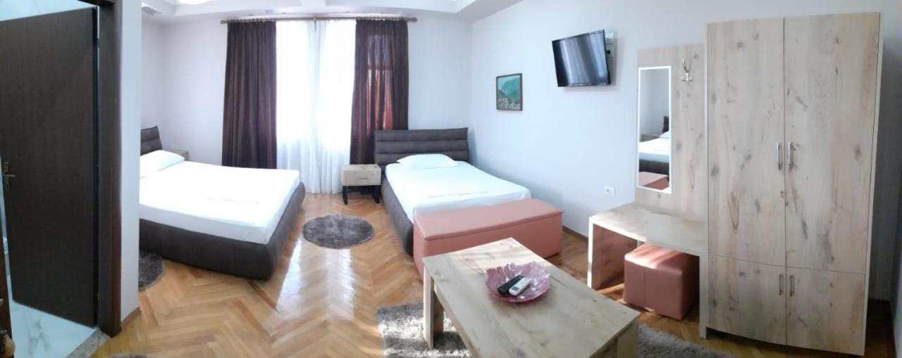 Hotel Permeti Esterno foto