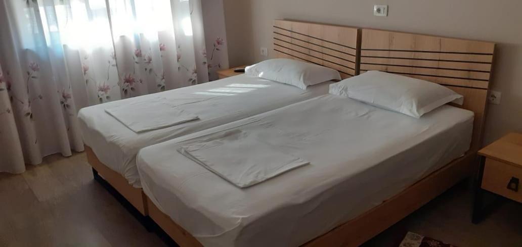 Hotel Permeti Esterno foto